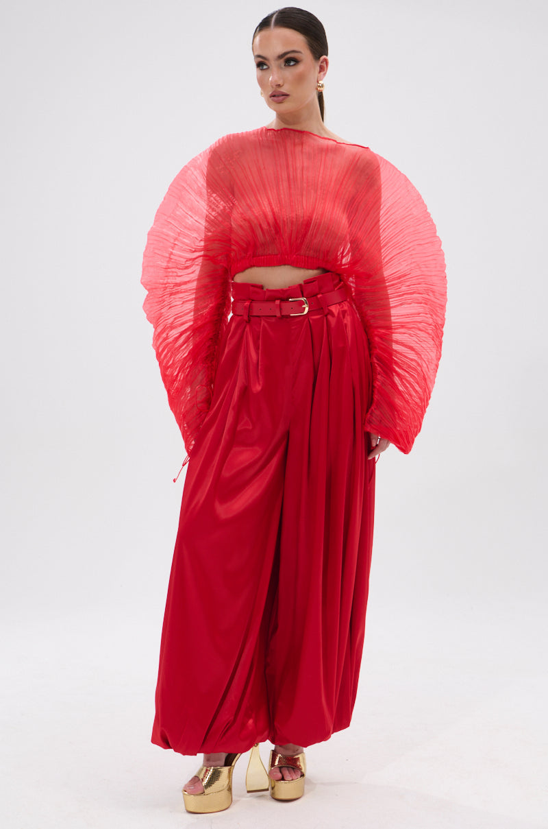 FORTUNE'S FAVORITE ORGANZA CROP TOP IN RED