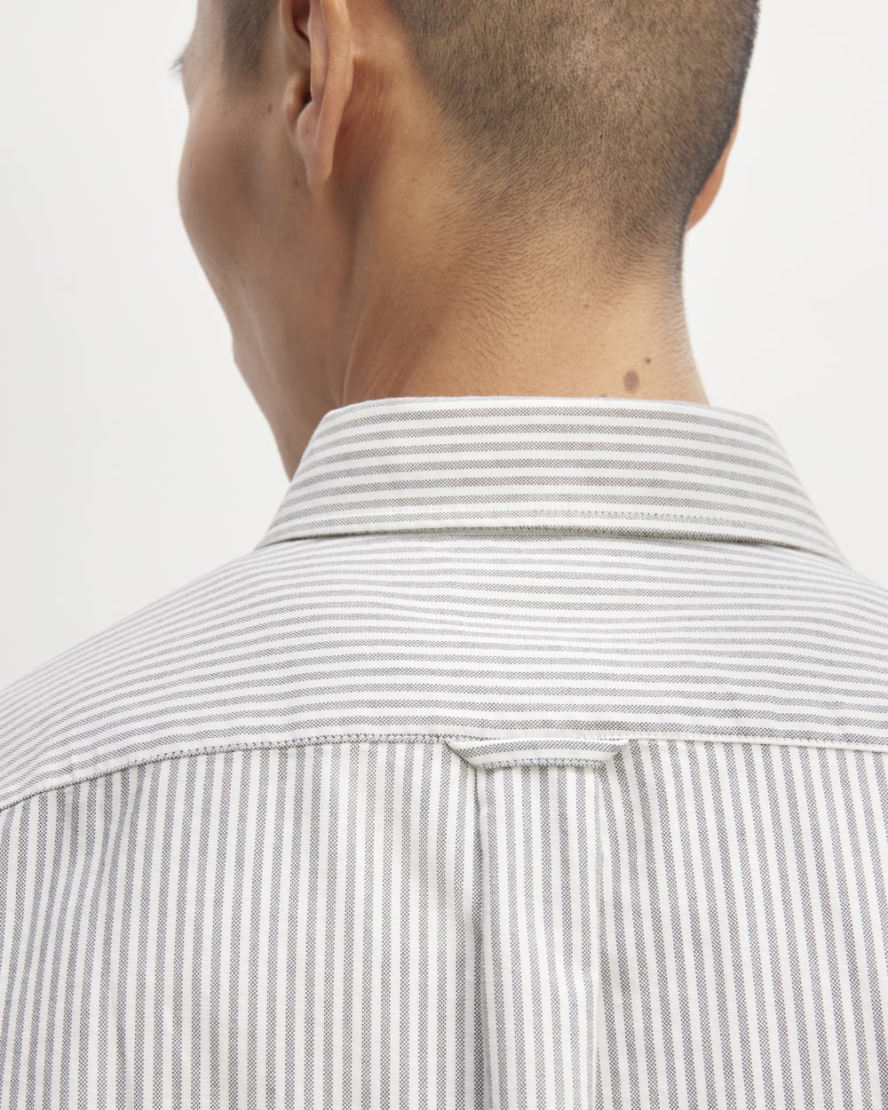 The Organic Short Sleeve Oxford Shirt | Charcoal / White
