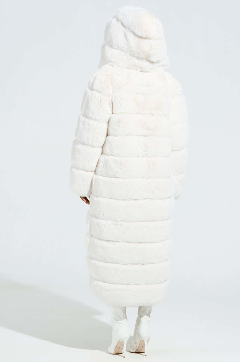 LUXE JENNY HOODED FAUX FUR TRENCH IN WHITE