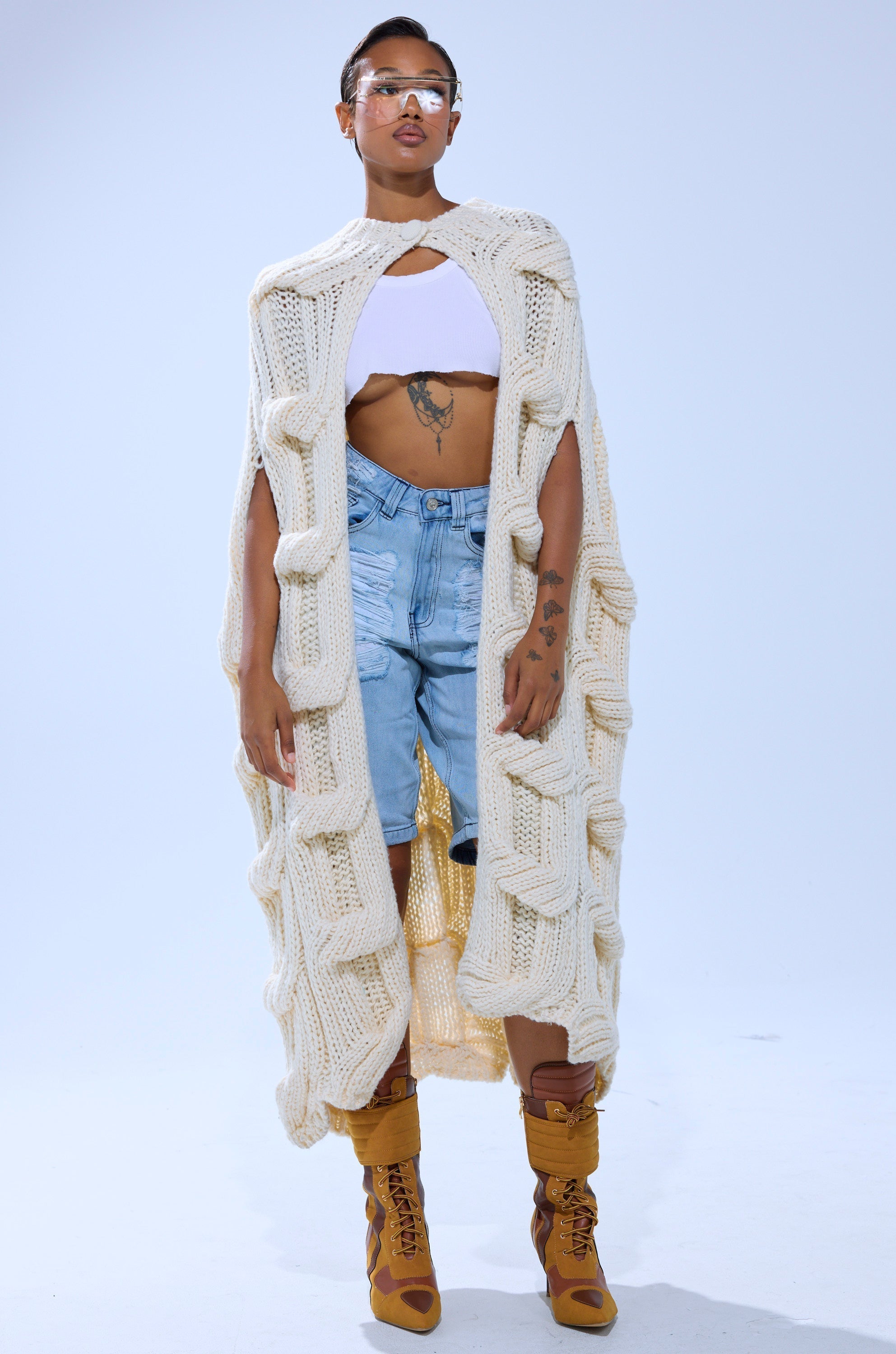 TEXTURED CHUNKY KNIT SWEATER