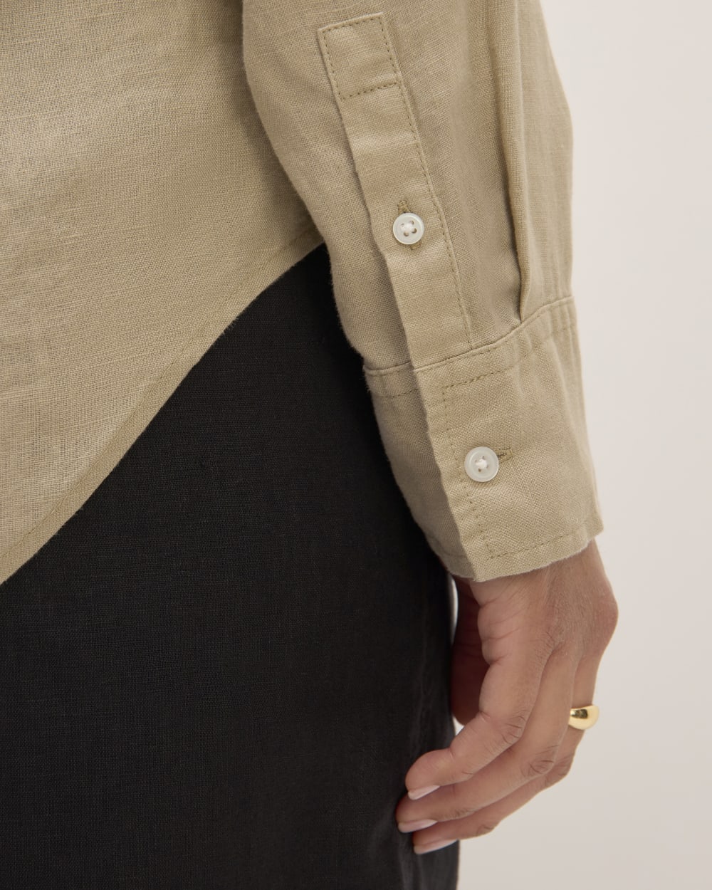 The Must-Have Shirt in Linen | Trench Coat Khaki