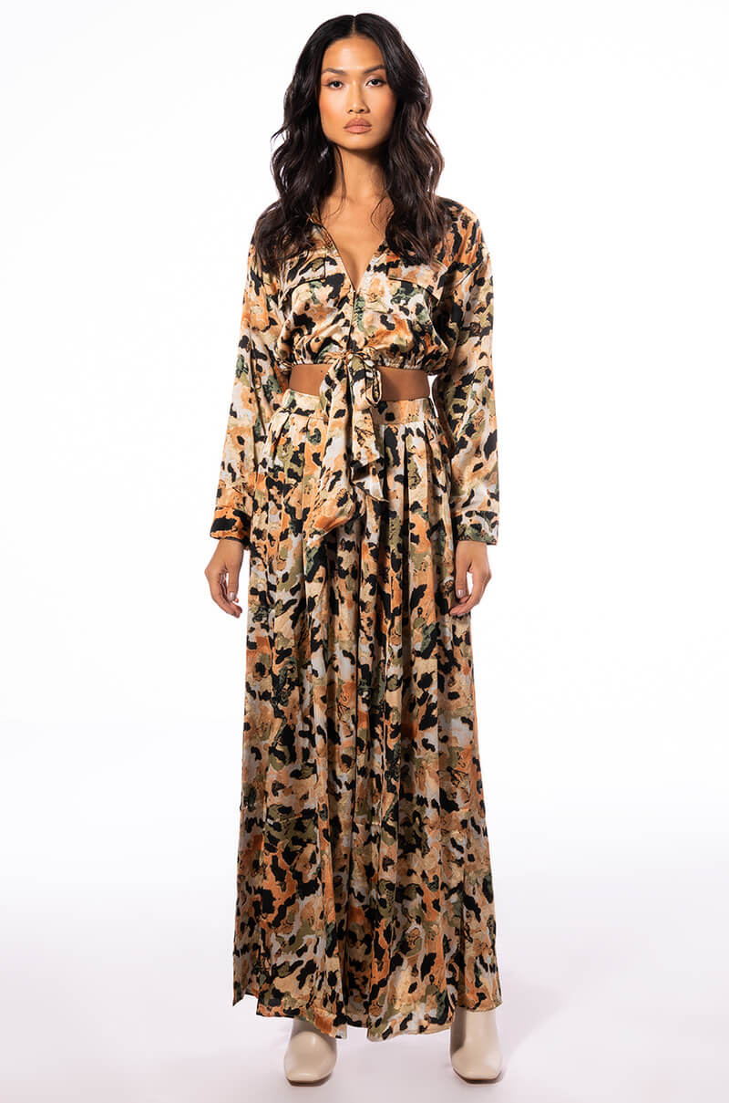 SWEET LOVE TIE FRONT BLOUSE